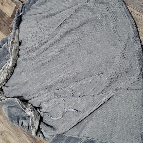 Carole Hochman Long Plush Robe - Picture 5 of 8